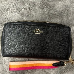 NWT Black Coach wallet